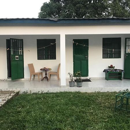 Anns Guesthouse Bakaugambia Eksteriør billede