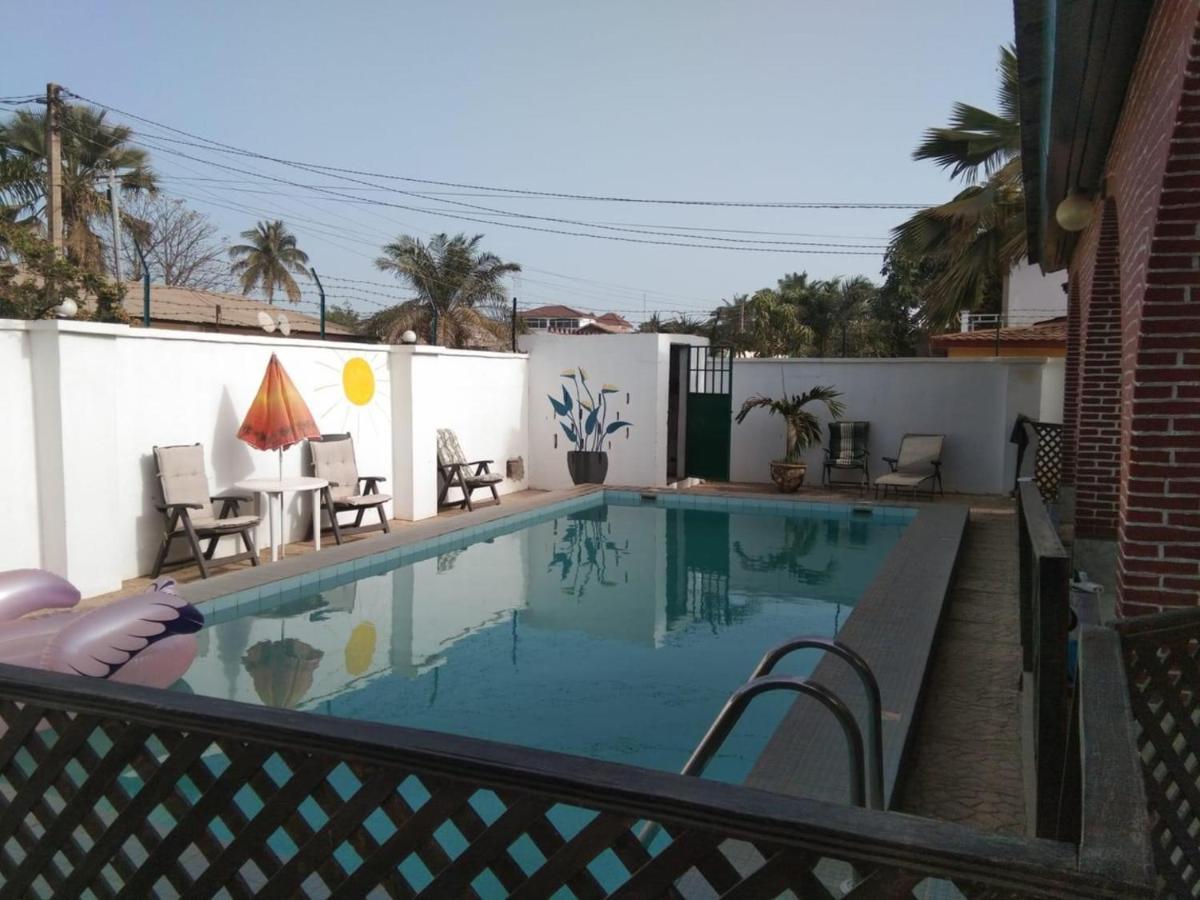 Anns Guesthouse Bakaugambia Eksteriør billede