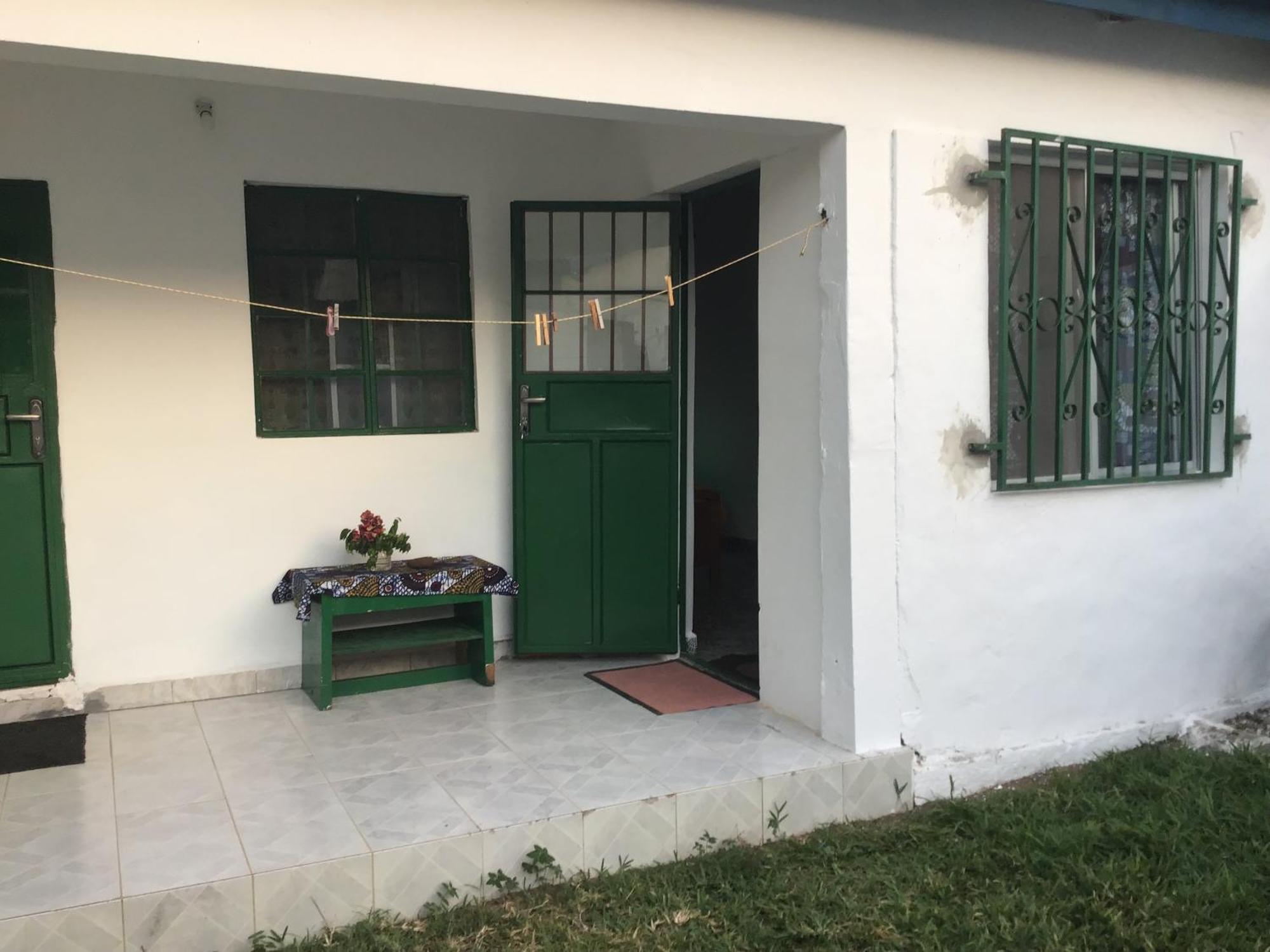 Anns Guesthouse Bakaugambia Eksteriør billede