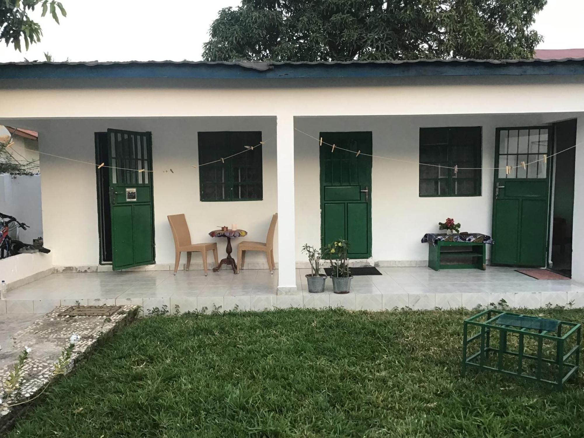 Anns Guesthouse Bakaugambia Eksteriør billede