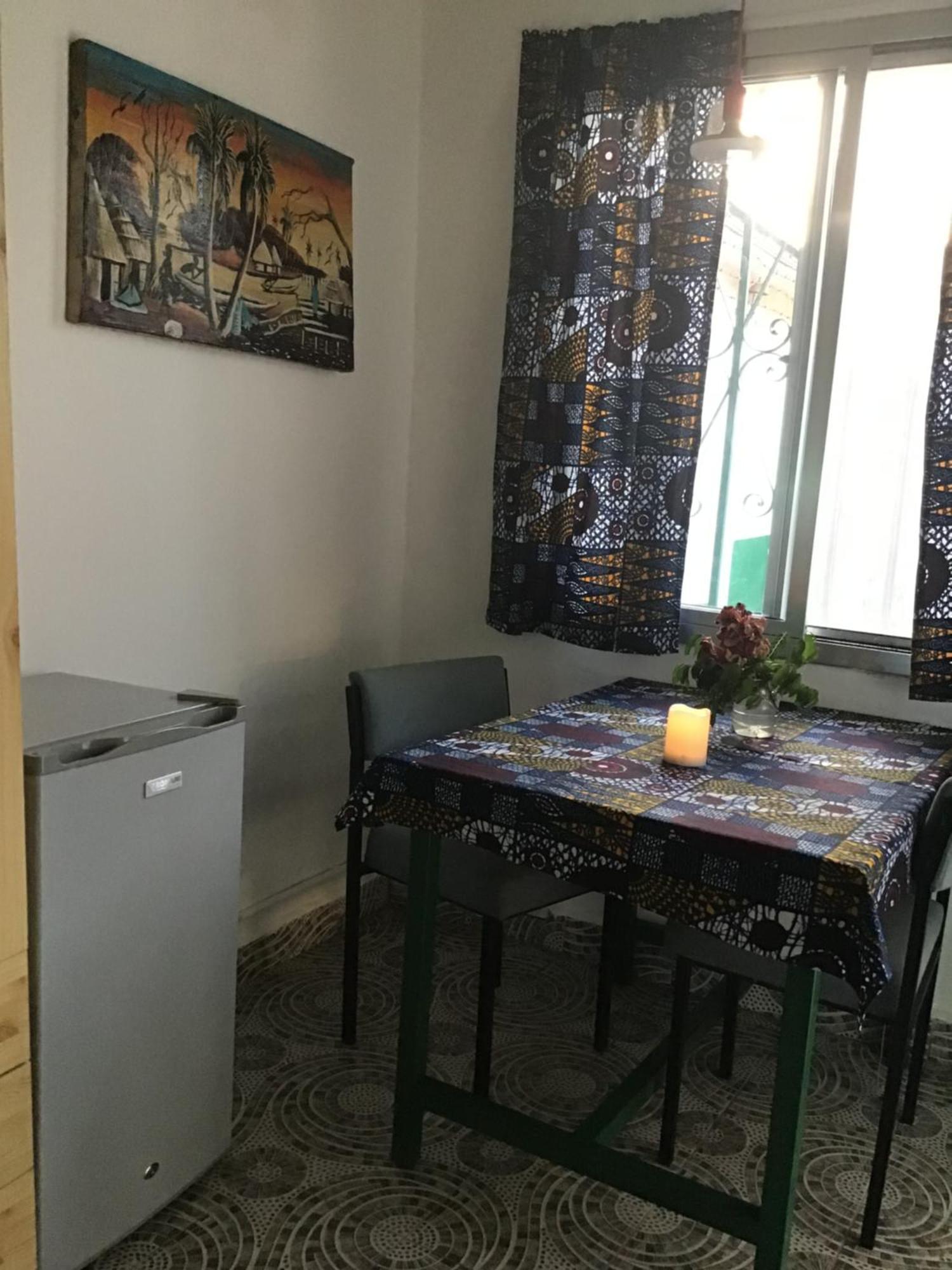 Anns Guesthouse Bakaugambia Eksteriør billede