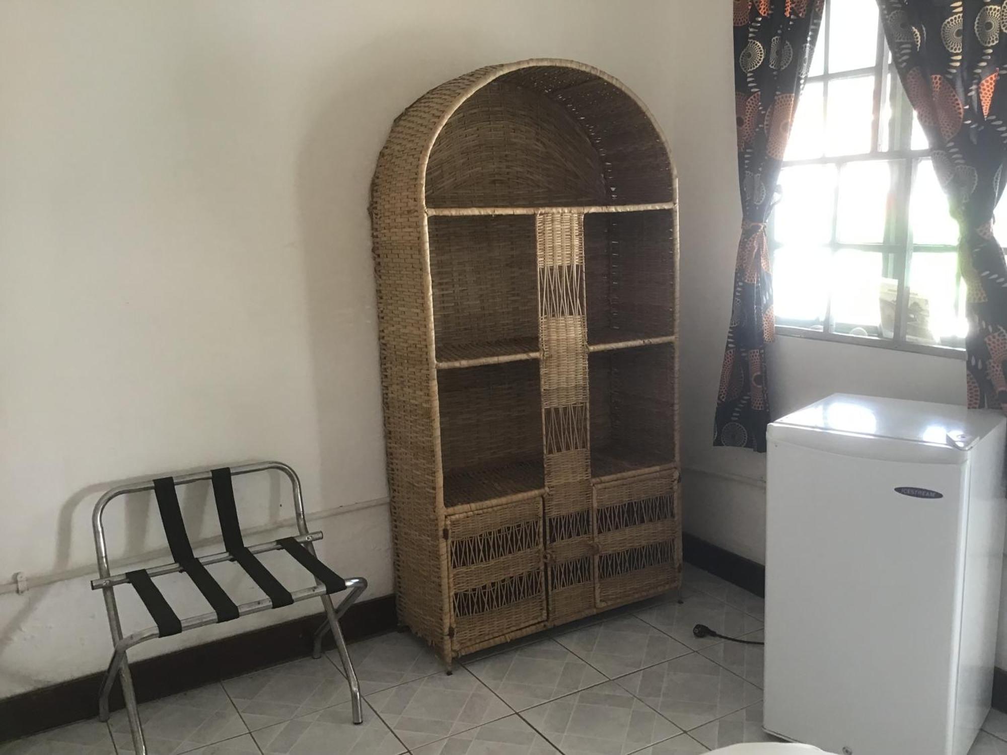 Anns Guesthouse Bakaugambia Eksteriør billede