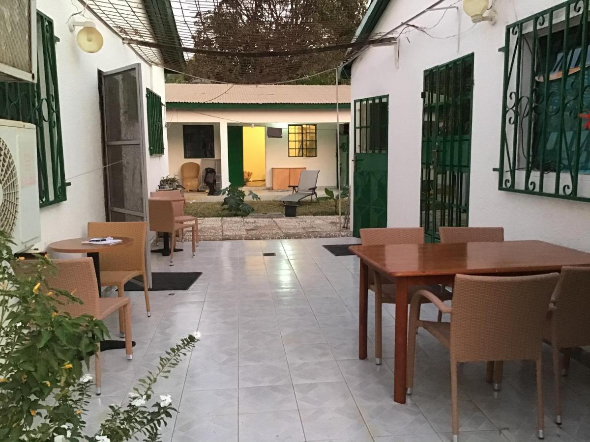 Anns Guesthouse Bakaugambia Eksteriør billede