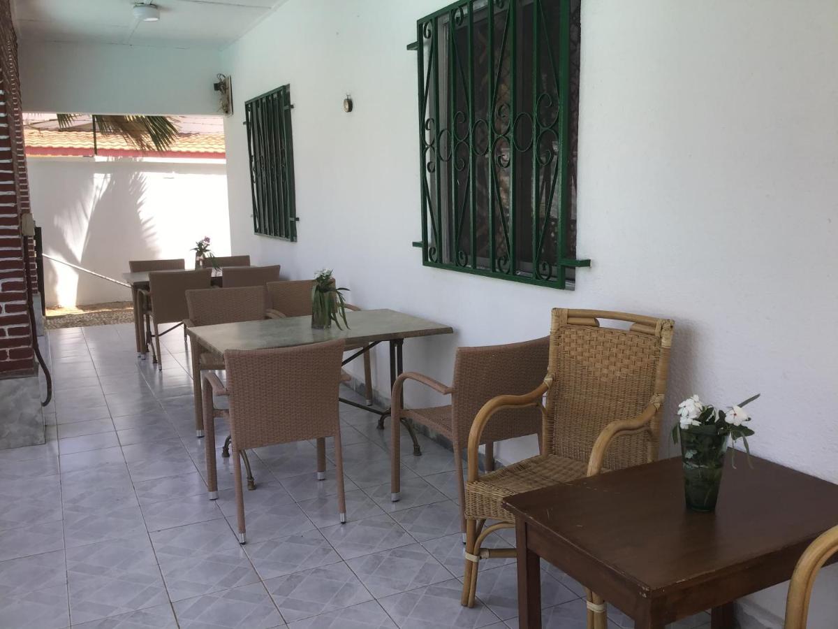 Anns Guesthouse Bakaugambia Eksteriør billede