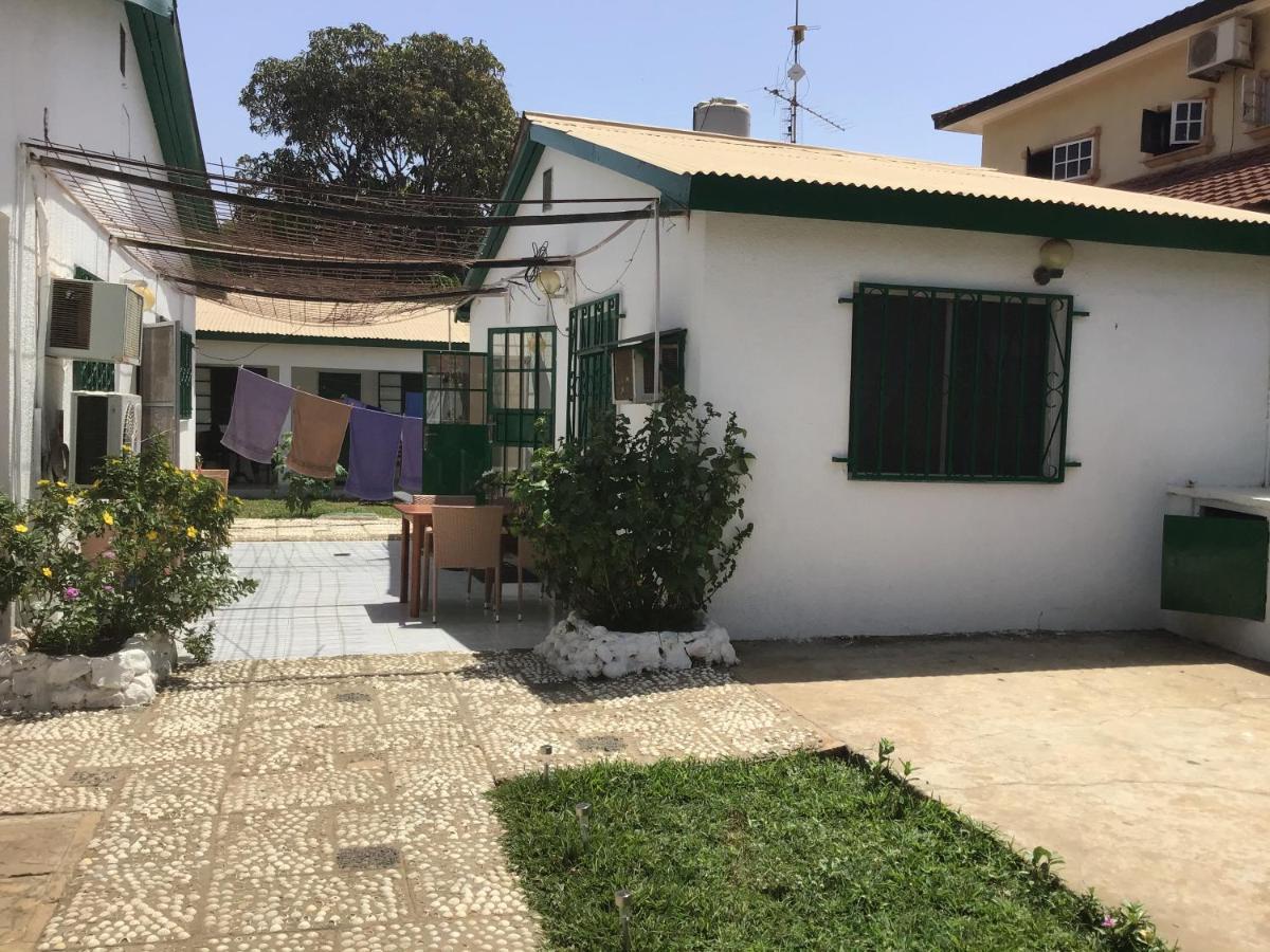 Anns Guesthouse Bakaugambia Eksteriør billede