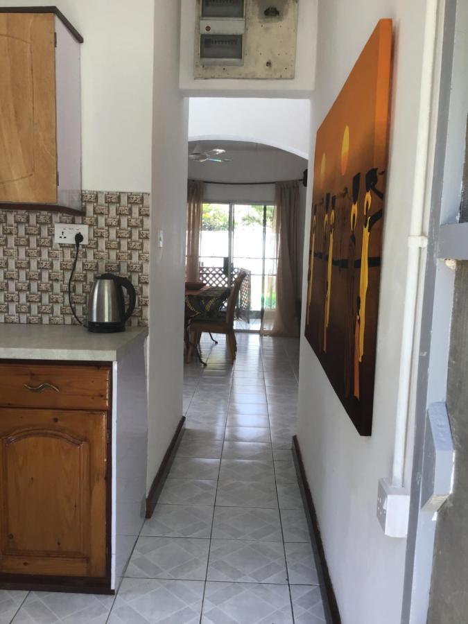 Anns Guesthouse Bakaugambia Eksteriør billede