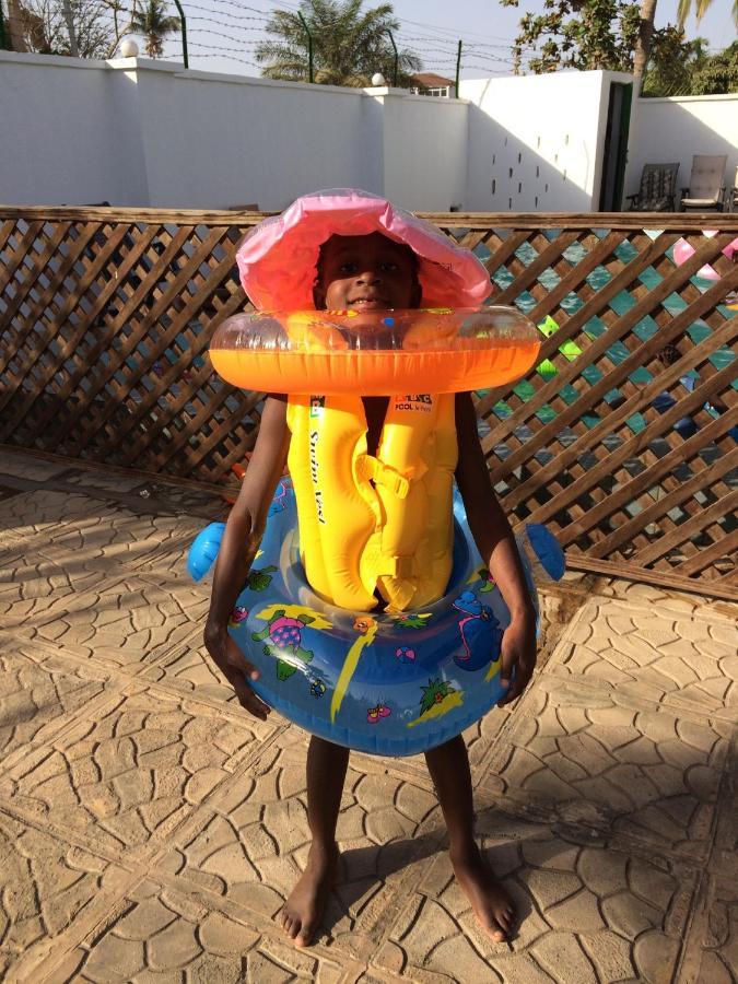 Anns Guesthouse Bakaugambia Eksteriør billede